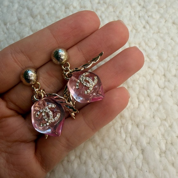 💗Chanel Pink Resin CC Drop Earrings✨ - Picture 5 of 10